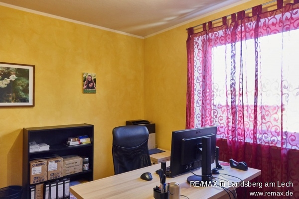 Arbeitszimmer im EG Einfamilienhaus We�ling
