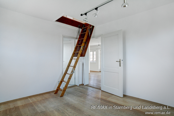 Schlafzimmer West OG Stra�enfl�gel Bauernhaus Starnberg / Hanfeld