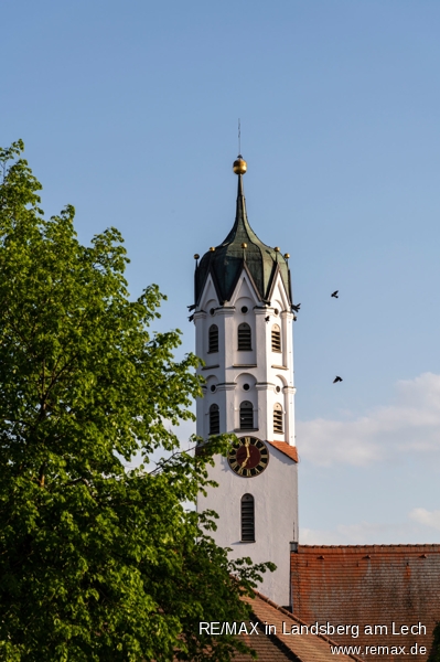 Dinkelscherben: Hier steht die Kirche noch im Dorf Doppelhaush�lfte Dinkelscherben