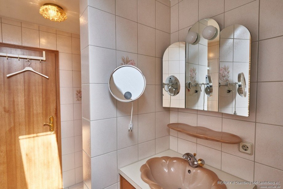 Duschbad im DG Doppelhaush�lfte Vaterstetten