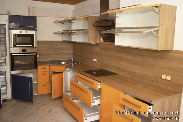Die ALNO-K�che mit erneuerten Ger�ten (Induktionsherd, K�hlschrank und Gefriertruhe) Etagenwohnung Germering