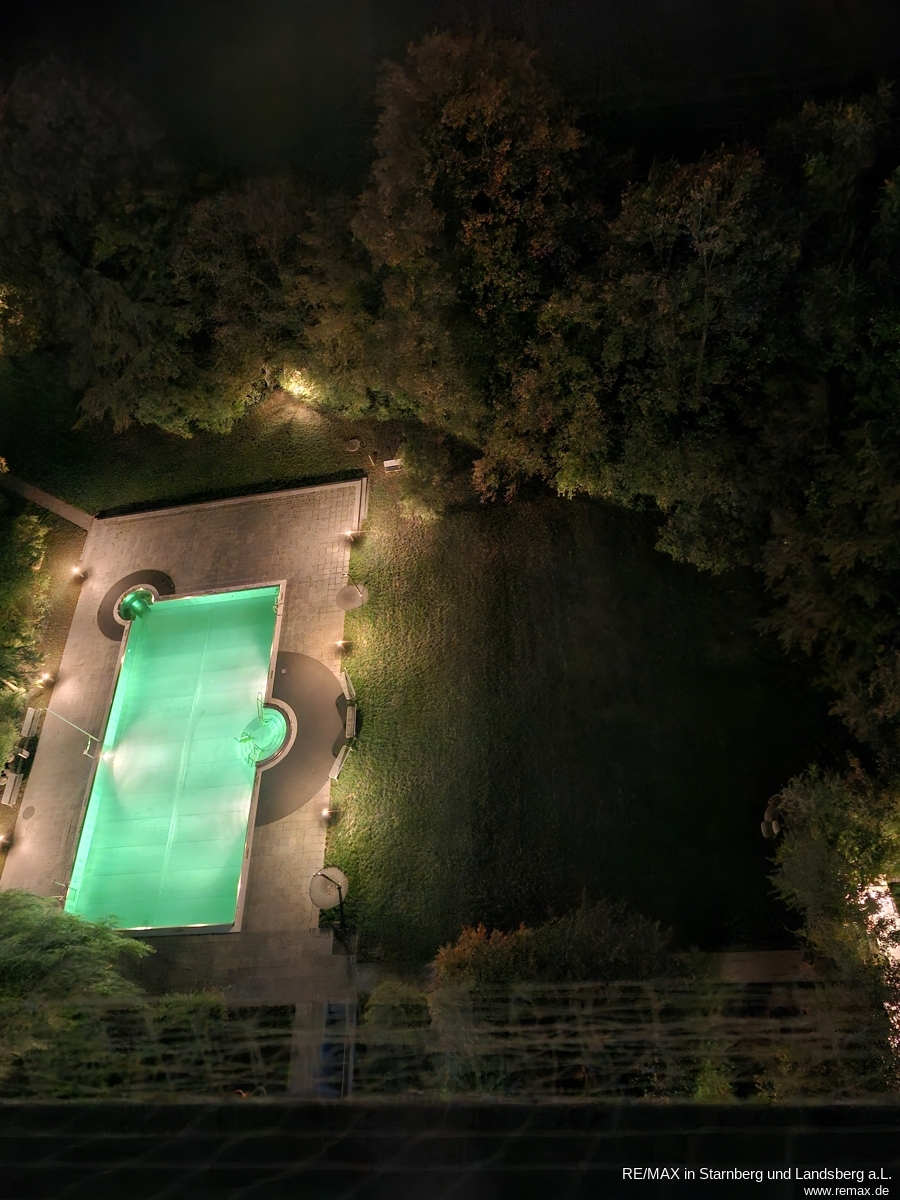 Swimming-Pool inklusive Etagenwohnung M�nchen / Solln