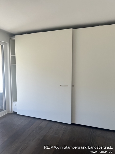 Einbauschrank im Schlafizimmer Etagenwohnung M�nchen