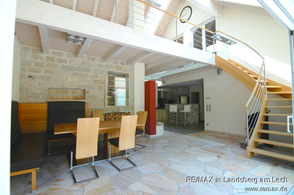 Anbau mit Treppe zur Galerie Einfamilienhaus Schongau