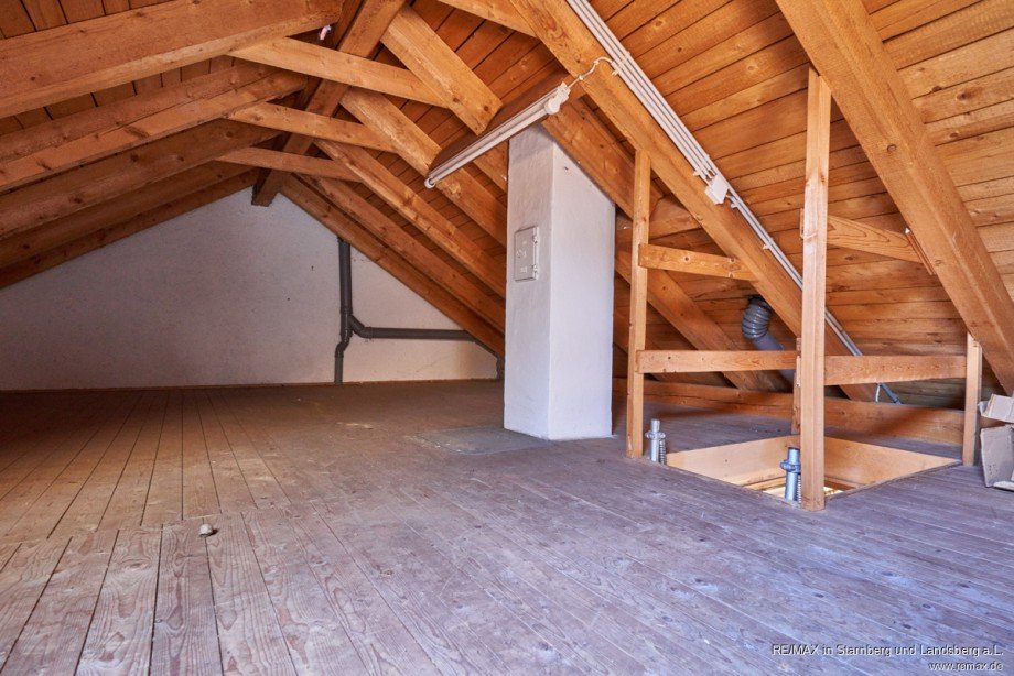 Spitzboden Einfamilienhaus T�rkheim
