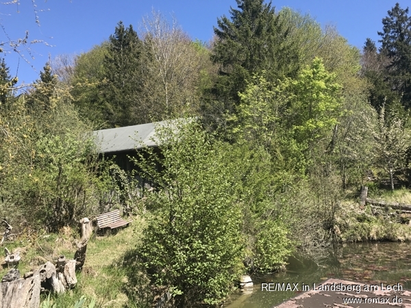 Freizeitgrundstuekc mit Teich und H�tte Gemischt-Grundst�ck Waal