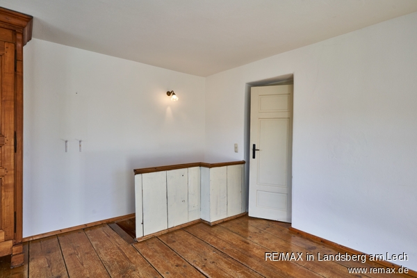 OG Treppe von Schlaf- in Wohnzimmer Bauernhaus Die�en
