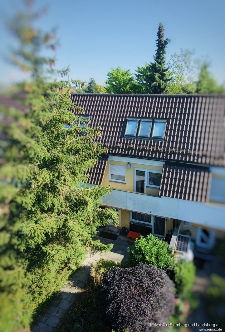 Haus S�dseite M�nchen Reihenmittelhaus Wohnen im Gr�nen in begehrter Lage von Waldtrudering