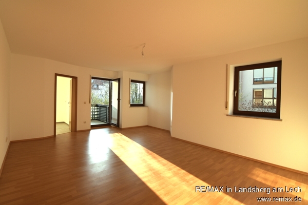 Wohnzimmer mit Balkon Etagenwohnung Landsberg