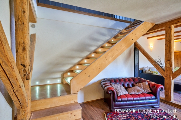 Treppe ins Dachgeschoss Bauernhaus Hurlach