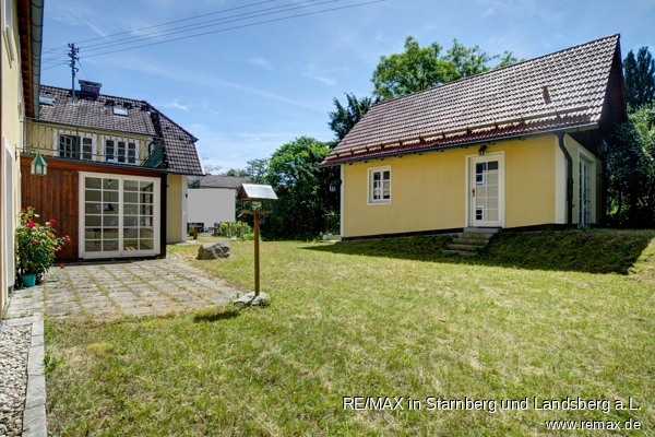 Hof und Garagengeb�ude Bauernhaus Starnberg / Hanfeld