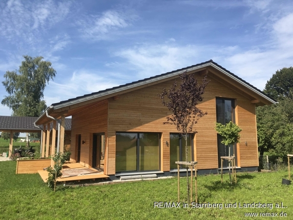 Haus im Sommer Einfamilienhaus Apfeltrach