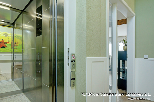 Aufzug in die Whg Dachgeschosswohnung M�nchen