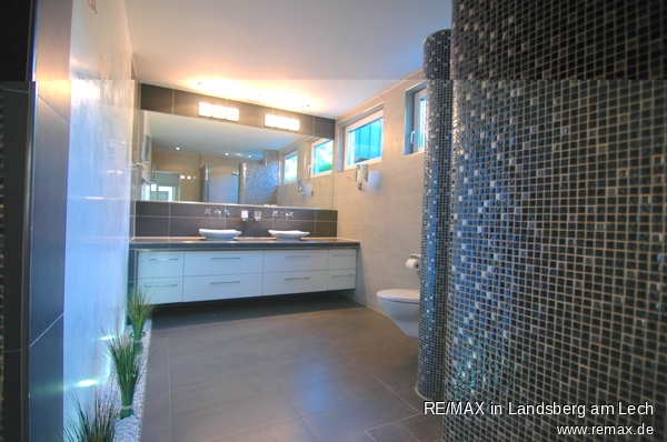 Bad mit Rainshower im EG Einfamilienhaus Schongau
