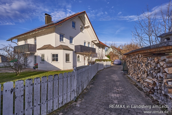 Das Haus Doppelhaush�lfte Die�en