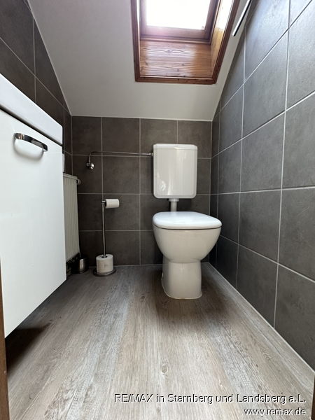 G�ste-WC Dachgeschosswohnung Windach