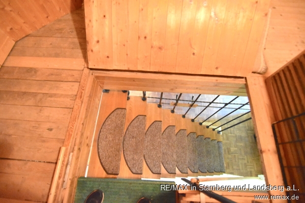 Treppe ins Dachgeschoss Einfamilienhaus Penzing