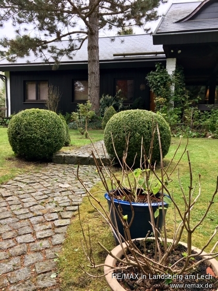 Zuweg zum Haus Einfamilienhaus Die�en