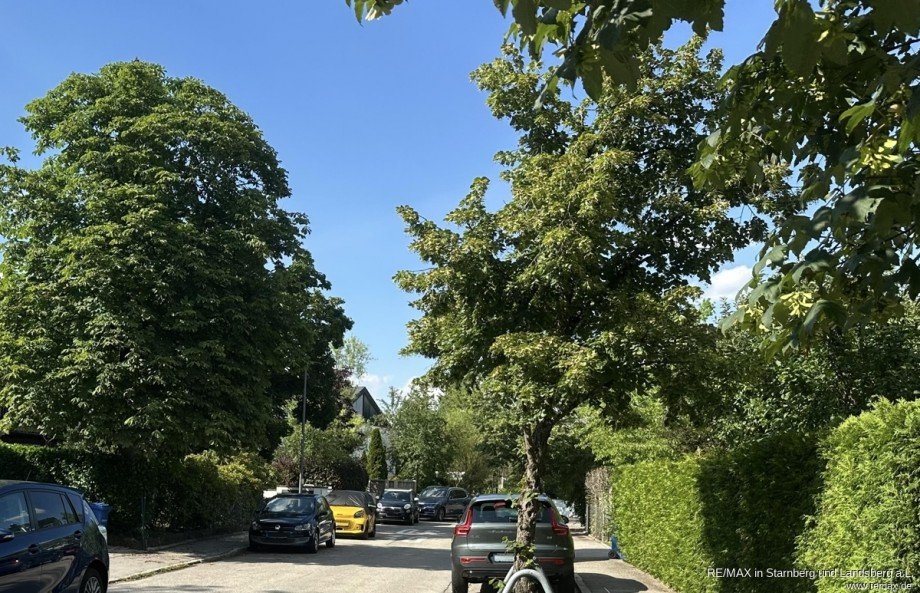 Umfeld Strasse Etagenwohnung Gr�felfing
