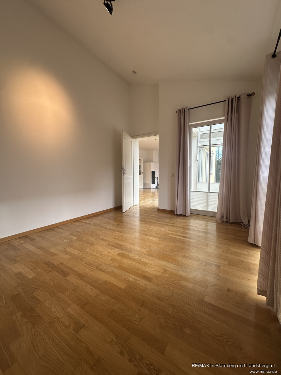 G�ste oder Arbeiten im EG Einfamilienhaus Gr�felfing