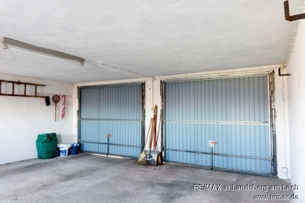 Doppelgarage von Innen Einfamilienhaus Finning / Entraching