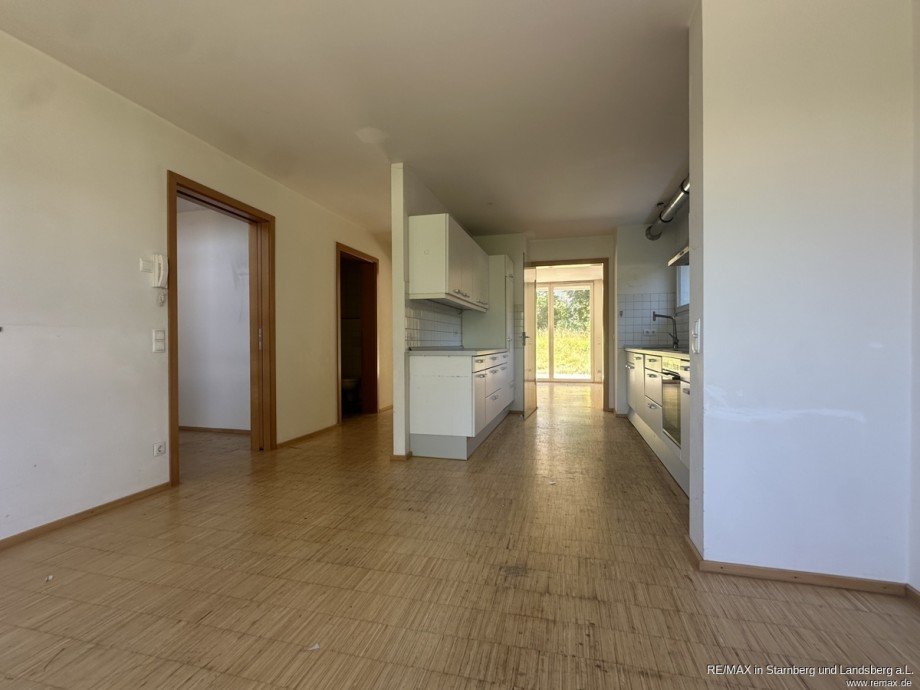 K�che Essbereich mit Blick ins Wohnzimmer Reihenendhaus Schondorf