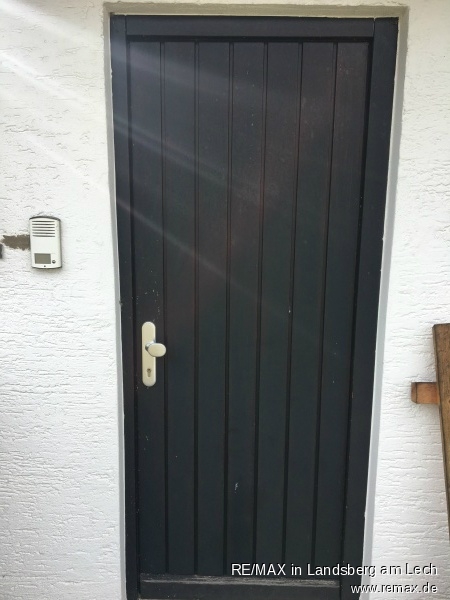 Haust�r zu DG-Wohnung Einfamilienhaus Neualbenreuth