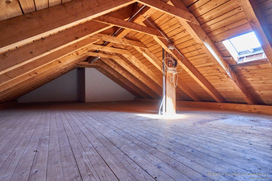 Spitzboden Einfamilienhaus T�rkheim