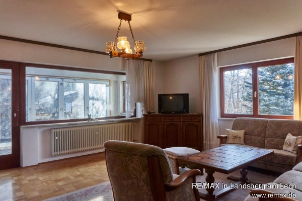 Wohnzimmer im EG Einfamilienhaus Finning / Entraching