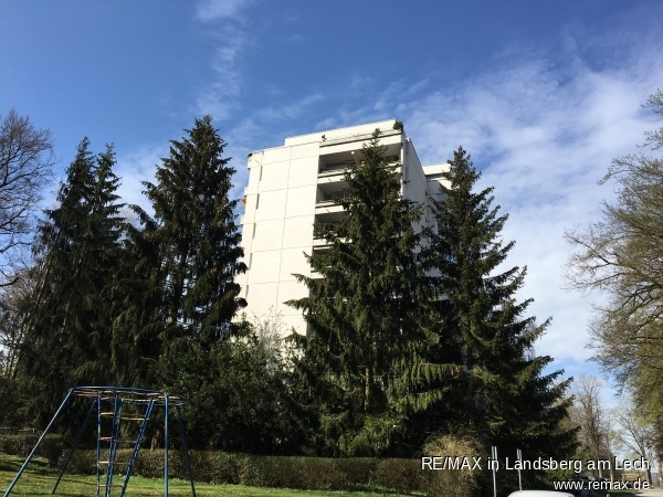 Haus Ostansicht F�rstenfeldbruck Etagenwohnung VERKAUFT: �ber den D�chern von F�rstenfeldbruck - Freier Blick gen S�den!