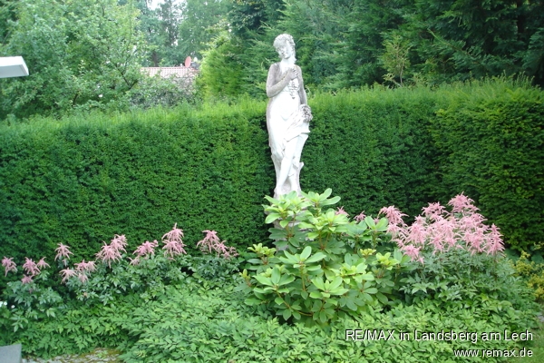 Garten im Sommer Doppelhaush�lfte Inning am Ammersee