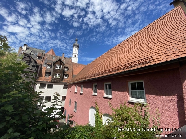 Altstadthaus in Landsberg Landsberg Zweifamilienhaus V E R K A U F T: Historisches Altstadthaus mit Garten und Garage