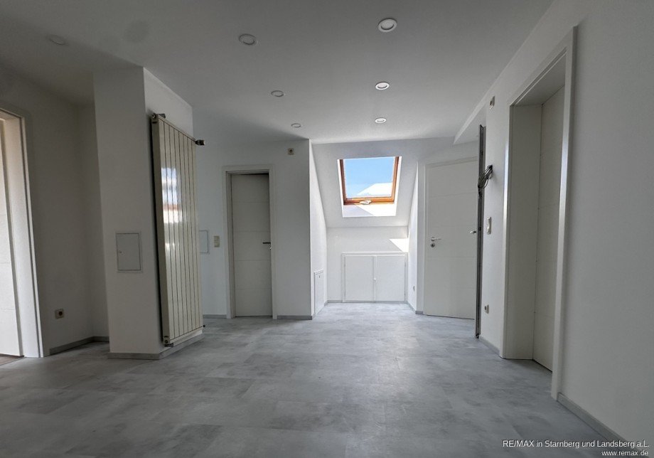 Diele Dachgeschosswohnung Thaining