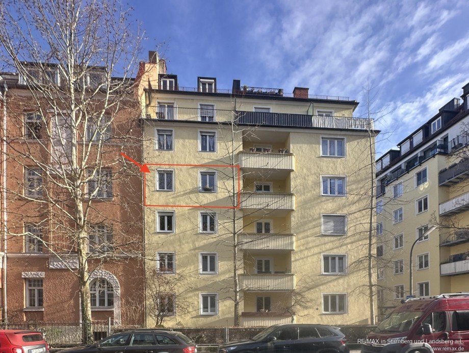 Haus Strassenseite mit Lage der Wohnung Etagenwohnung M�nchen