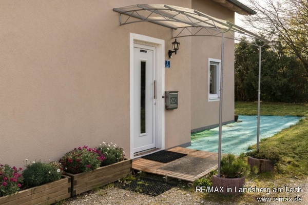 Eingang Aussen Einfamilienhaus Thaining