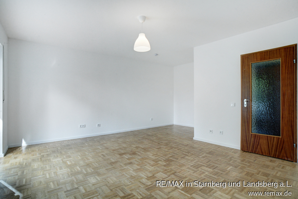 Ger�umiger Wohn-Schlaf-Raum REMAX PSc-1008 1 Zi ETW WestParkREAMX PSc-1008 1 Zi ETW WestPark - REMAX PSc-1008 1 Zi ETW WestPark Etagenwohnung M�nchen / Westpark
