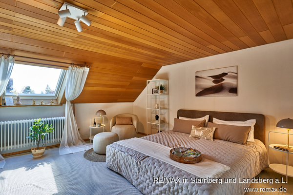 Gro�es Schlaf- oder Yoga-Zimmer Reihenmittelhaus Unterschlei�heim