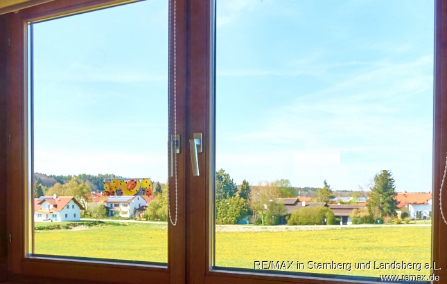 Ausblick vom Bad Dachgeschosswohnung Thaining