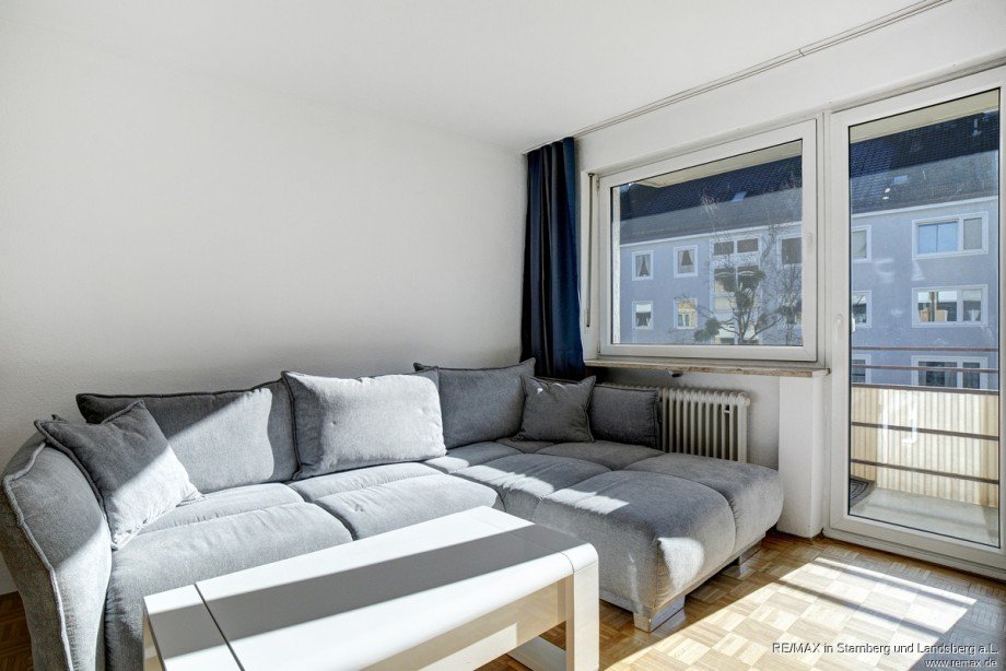 Lichtdurchflutetes Wohnzimmer Etagenwohnung M�nchen