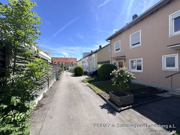Weg zum Hauseingang Reihenhaus Landsberg