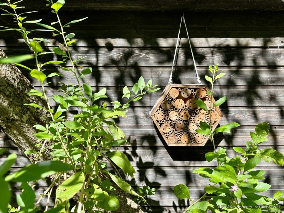 Insektenhotel im Garten Dachgeschosswohnung Finning / Entraching