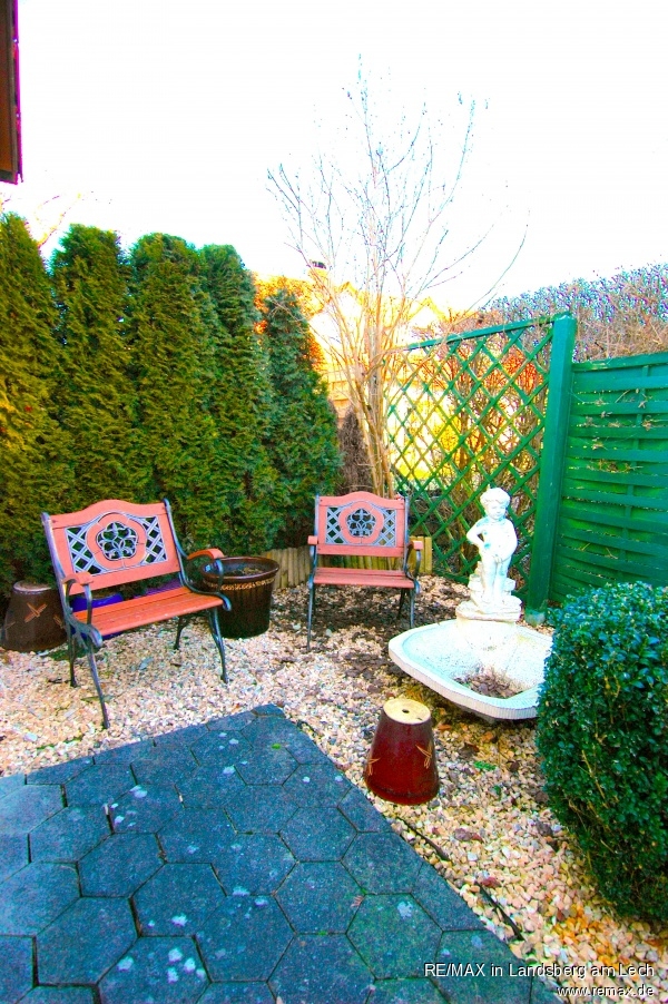 Garten hinten Doppelhaush�lfte Landsberg