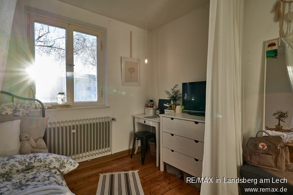 Kind 1 Etagenwohnung Haar
