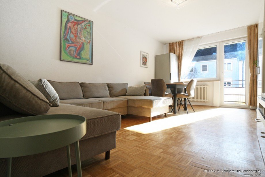 Helles Wohnzimmer Sendling REMAX PSc-12210E0J0430 Etagenwohnung M�nchen