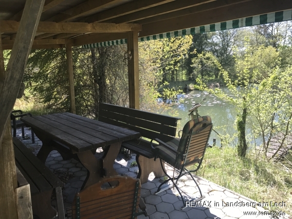 Freizeitgrundstuekc mit Teich und H�tte Gemischt-Grundst�ck Waal