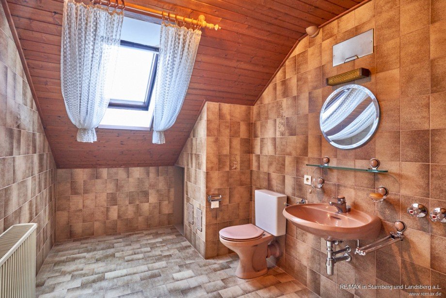 DG Bad ELW Einfamilienhaus T�rkheim