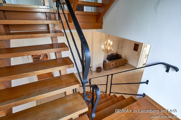 Villa OG Treppenaufgang Villa Egelsbach